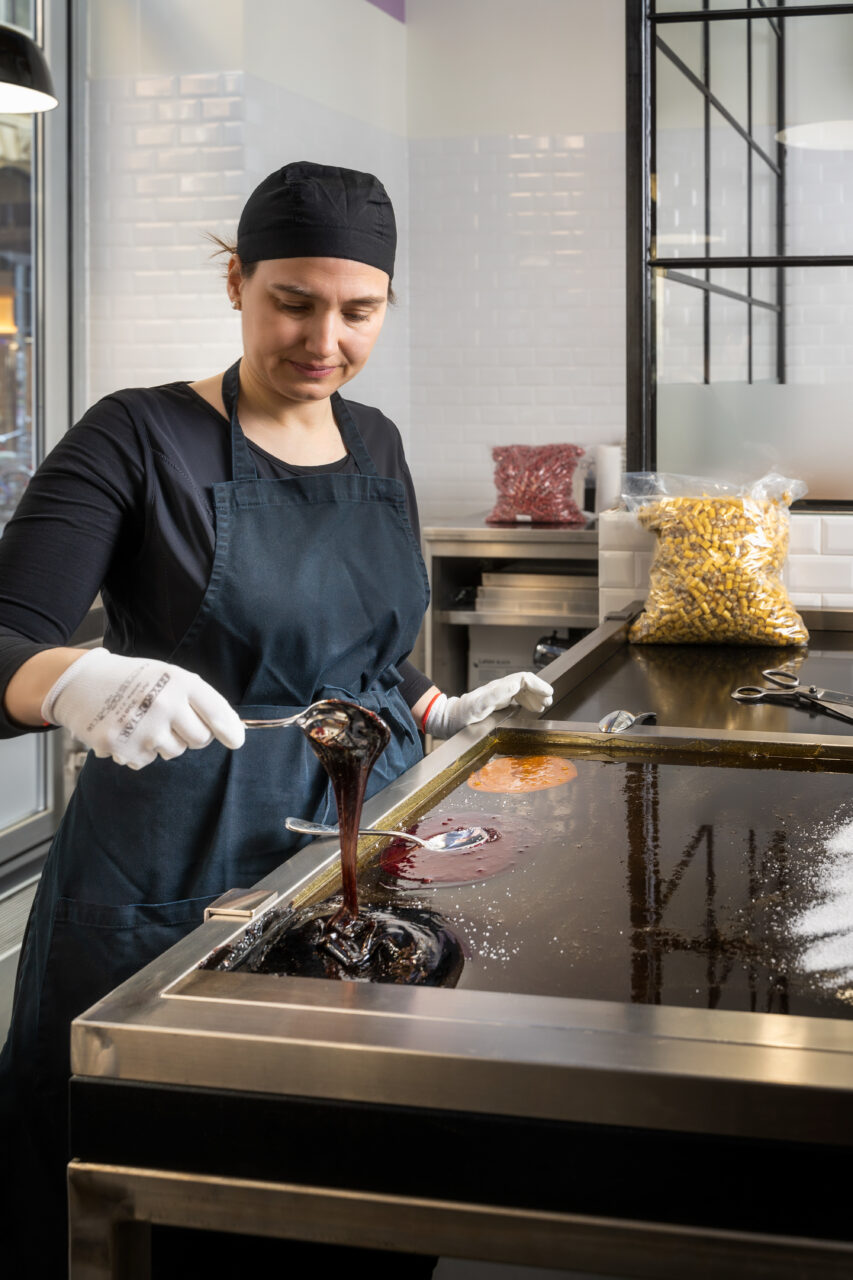Zuckerlwerkstatt-Maria-Scholz_Oesterreich-Werbung_Herbert-Lehmann Zuckerlwerkstatt